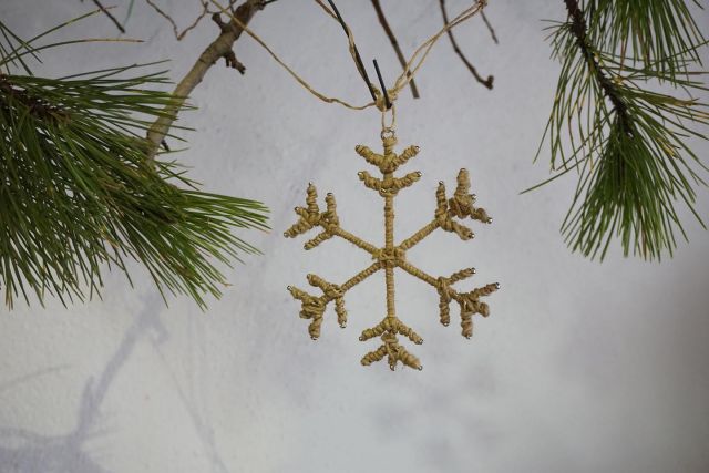 Algunos adornos para el árbol de la colección Navidad natural 🪵🌲
.
.
#adornosnavideños #adornosnavidad #arbolnavidad #natural #navidad #navidad2021 #floristeria #floristeriaacacia #decoracion #tafalla #navarra